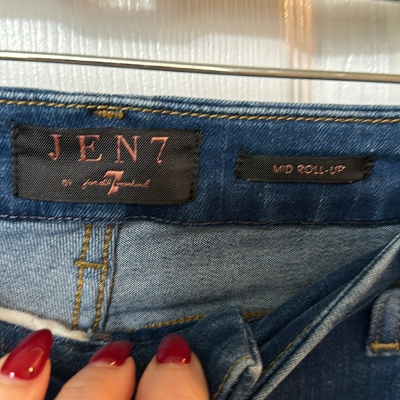 Jen 7 from 7 for All Mankind Mid-Roll - Picture 3 of 10
